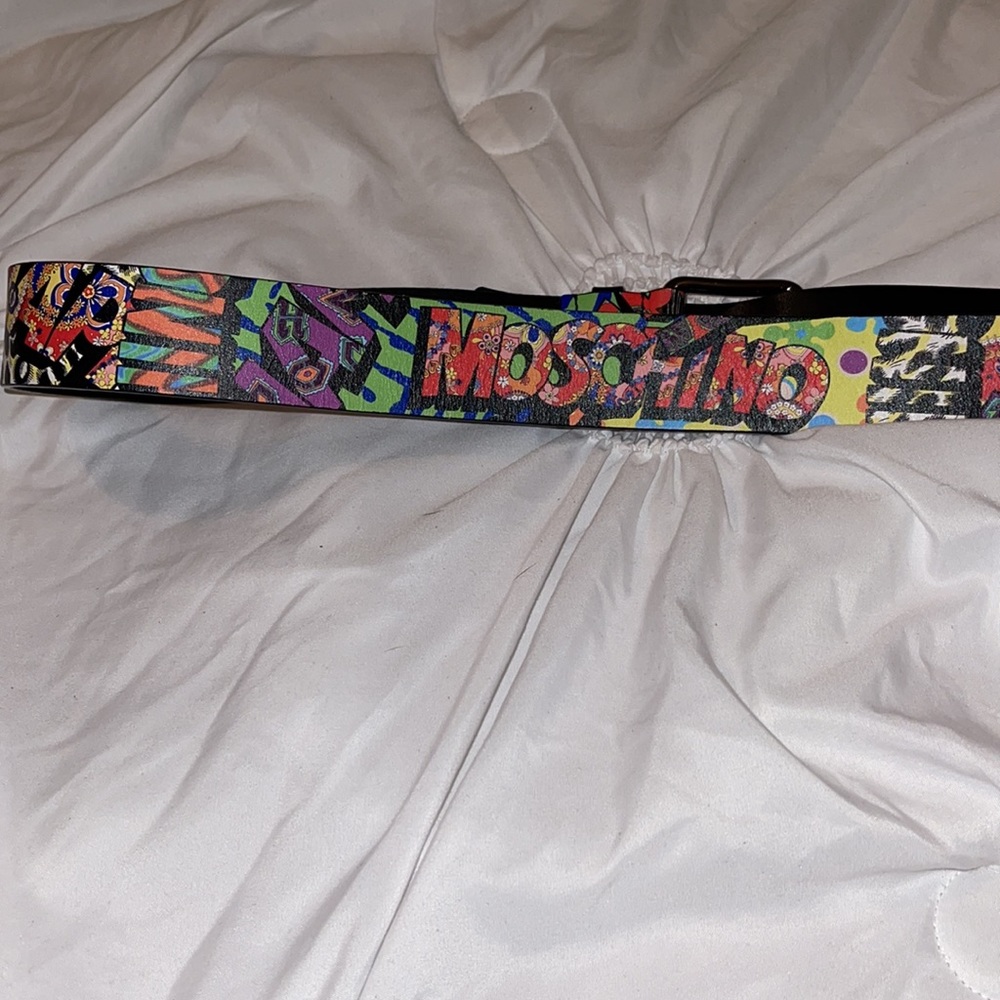 #23. 🤑🤑 This Mens Moschino Belt will be on sale in a live show tonight - Picture 4 of 7